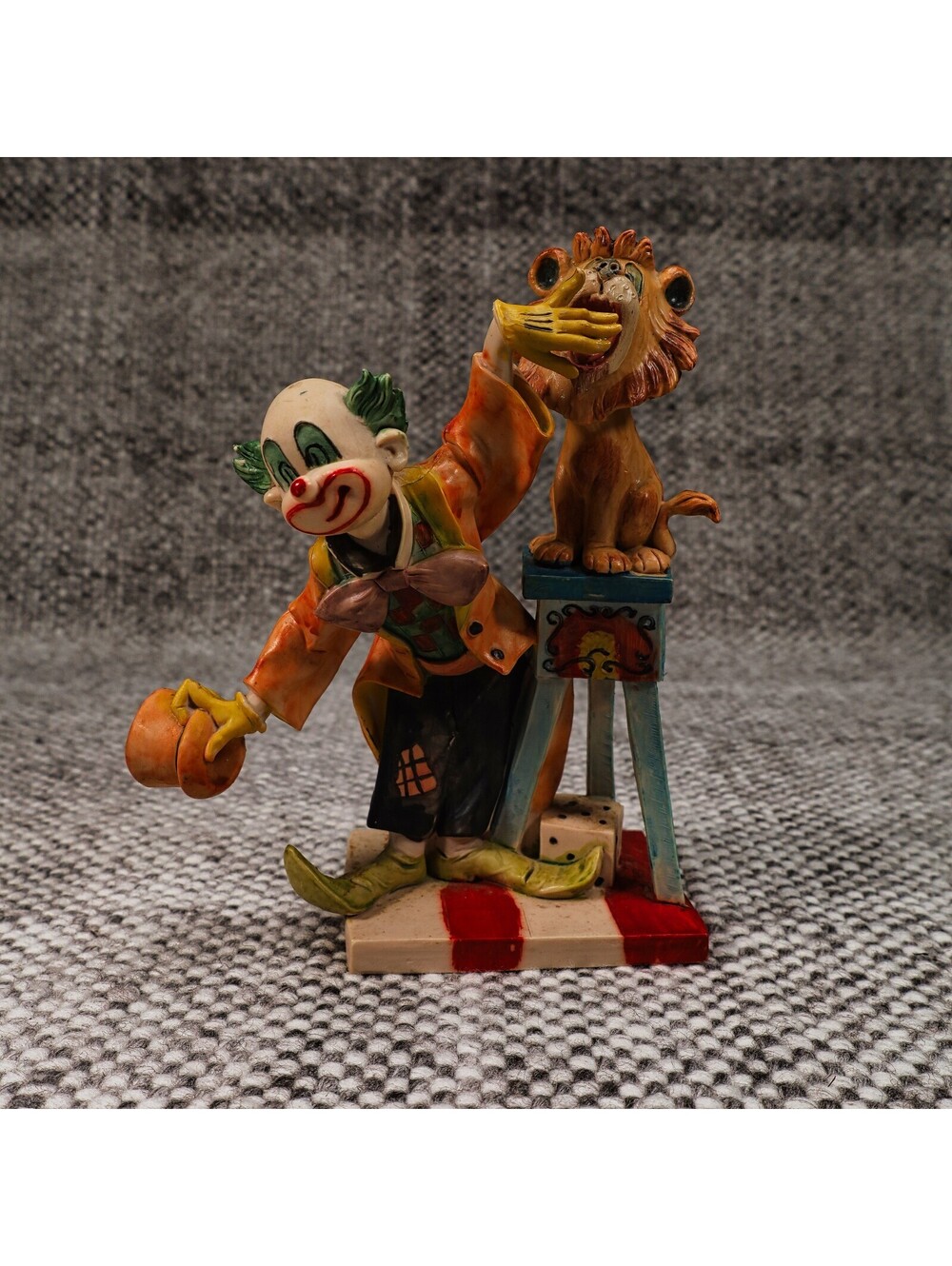 Vintage Italian Clown Feeding Lion Figurine Circus Statue Italy D4270 PUCCI